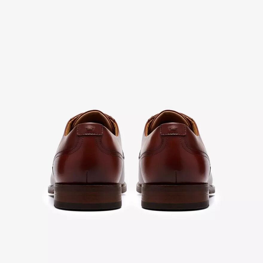 Bowburn Cap herenschoenen van bruin leer Bowburn Cap herenschoenen van bruin leer