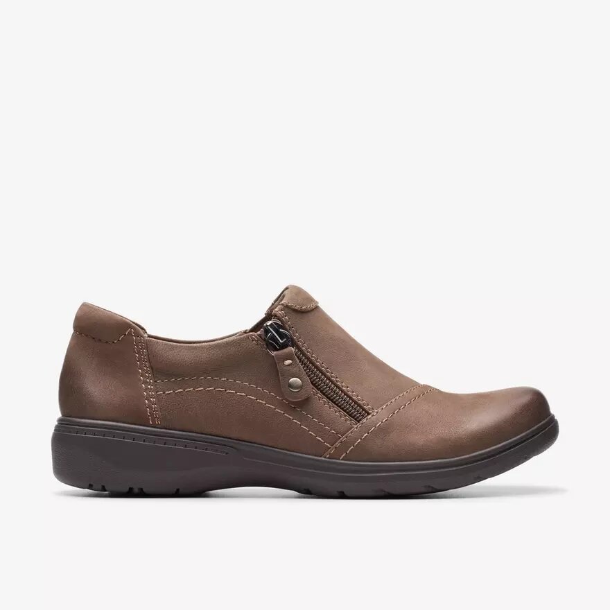Carleigh Ray taupe nubuck Slip-ons voor dames Carleigh Ray taupe nubuck Slip-ons voor dames