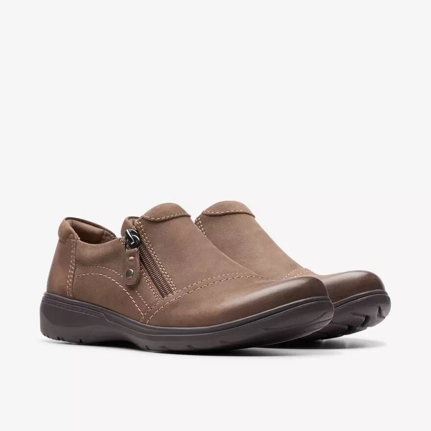 Carleigh Ray taupe nubuck Slip-ons voor dames Carleigh Ray taupe nubuck Slip-ons voor dames