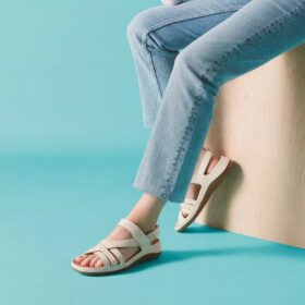 Cecily Strap crèmekleurige leren Sandalen met bandjes voor dames