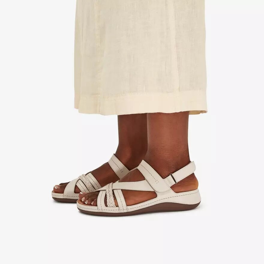 Cecily Strap crèmekleurige leren Sandalen met bandjes voor dames Cecily Strap crèmekleurige leren Sandalen met bandjes voor dames