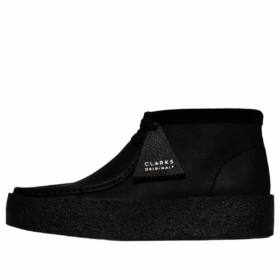 Clarks x Vandy The Pink Skeleton Wallabee V2 leer met laklaag “Zwart” 26163169
