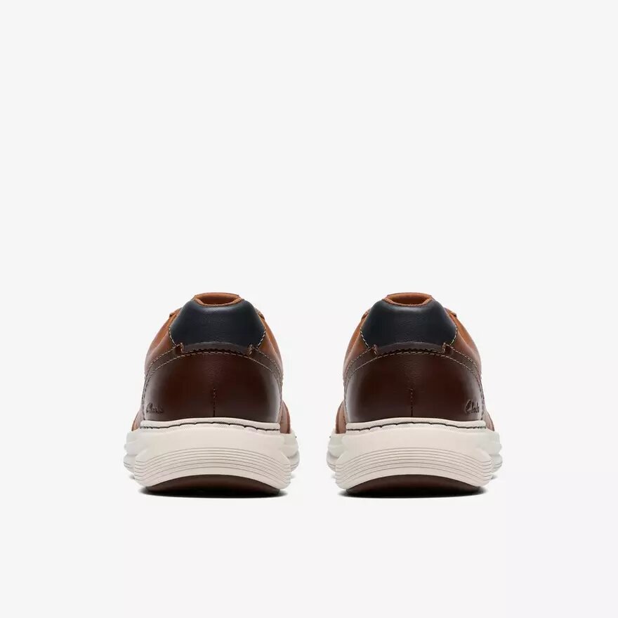Craftwell herenschoenen met veters van bruin leer Craftwell herenschoenen met veters van bruin leer