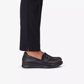 Ellowyn Penny slip-ons voor dames van zwart leer