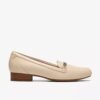 Juliet Mia crèmekleurige leren Slip-ons voor dames Juliet Mia crèmekleurige leren Slip-ons voor dames