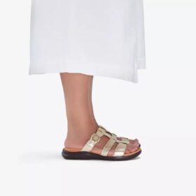 Kitly Pearl champagnekleurige leren platte sandalen voor dames
