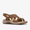 Maelynn Gem Tan nubuck platte sandalen voor dames Maelynn Gem Tan nubuck platte sandalen voor dames