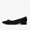 Natalyn Trim zwarte leren Slip-ons voor dames