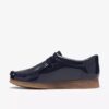Wallabee Big Kid voor jongens, marineblauw lakleer Wallabees