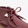 Wallabee-laars voor dames. Roze-bruin suède
