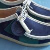 Wallabee voor heren met blauw/groene streep Wallabee voor heren met blauw/groene streep